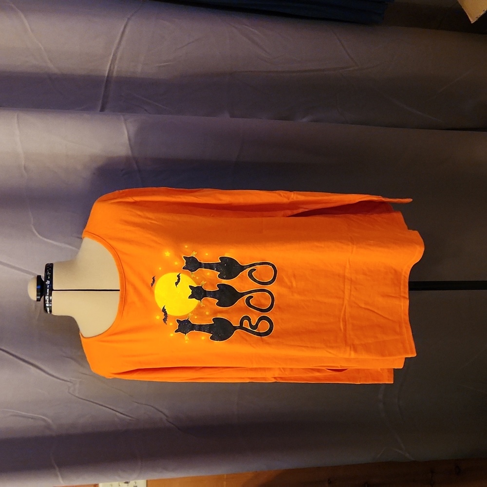 Halloween shirt 🎃 NWT